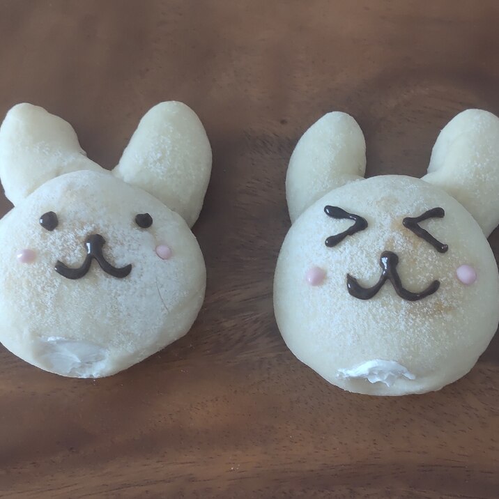 うさぎ年に⭐️もちもち生クリームあんパン